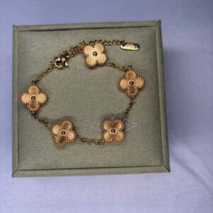 High Quality  18k Gold Plated Clover Leaf Five Mottifs Bracelet